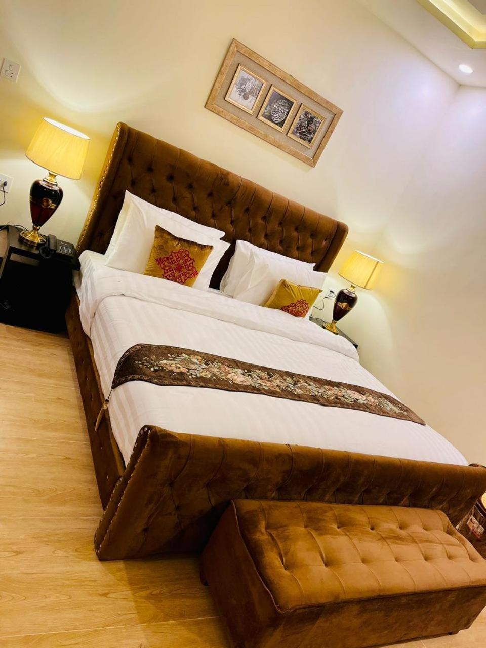 The Corporate Lodges Hotel Saidu Sharif Bagian luar foto
